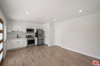 2231 Laverna Ave, Unit 2231 1/2 in Los Angeles, CA - Building Photo - Building Photo
