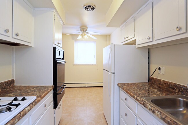 Melrose Park Manor photo'