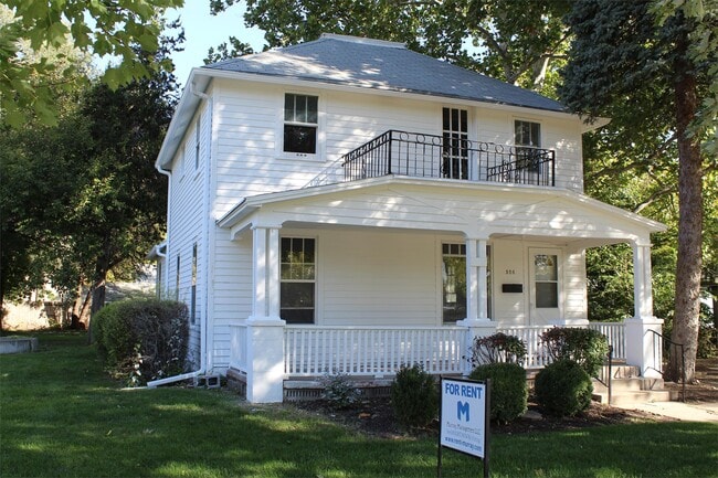 property at 526 E 11th St