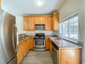 909 Adams St in Albany, CA - Building Photo - Building Photo