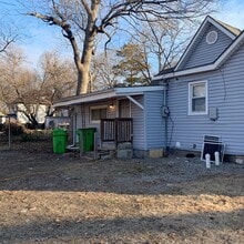 418 S Sycamore St in Ottawa, KS - Building Photo - Building Photo