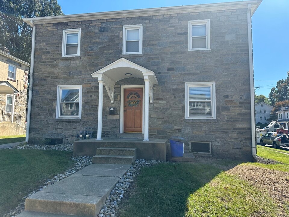 1512 Jefferson Ave in Woodlyn, PA - Foto de edificio