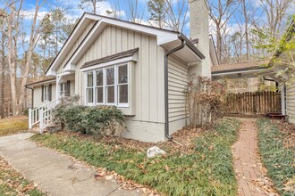 9800 Old Creedmoor Rd in Raleigh, NC - Building Photo - Building Photo