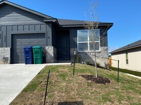 648 Pacific Crest Trl in Copperas Cove, TX - Building Photo