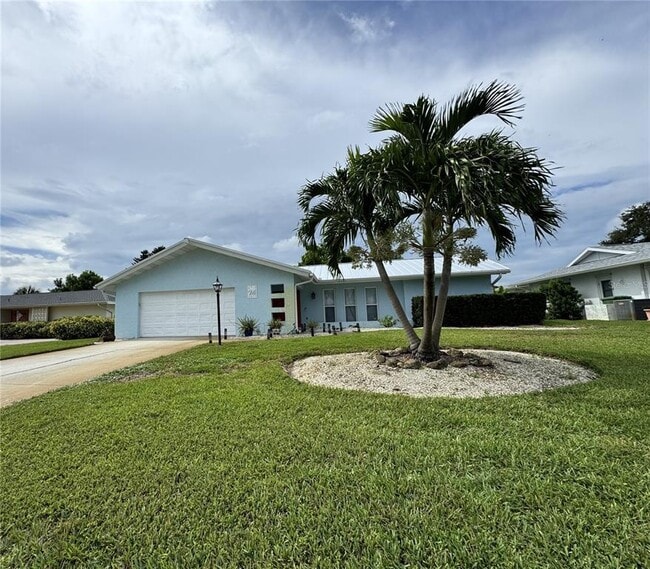 6813 13th Ave Dr W in Bradenton, FL - Building Photo - Building Photo