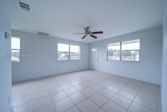 5613 SW 27th St-Unit -1 in West Park, FL - Building Photo - Building Photo