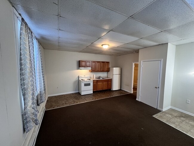 property at 3 E Elger St