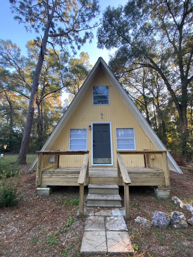 property at 5014 Center Dr