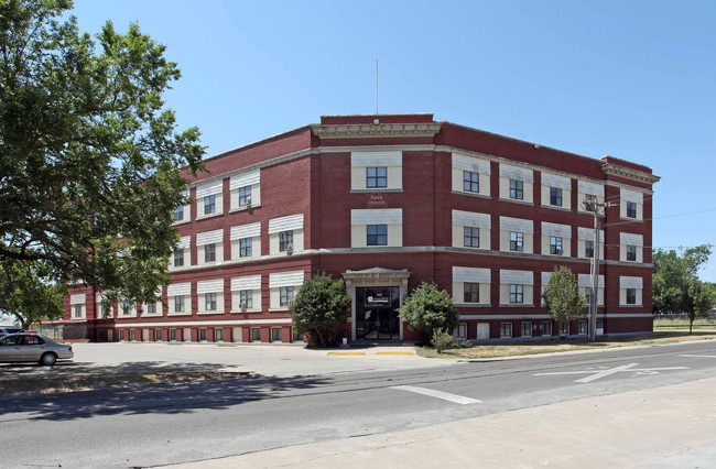 Heritage Park Apartments in El Reno, OK - Foto de edificio - Building Photo