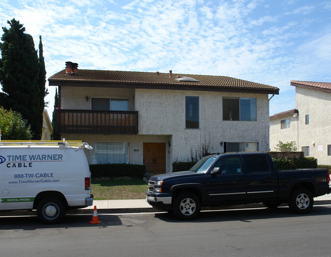 5052 Dunbar Ave in Huntington Beach, CA - Foto de edificio - Building Photo