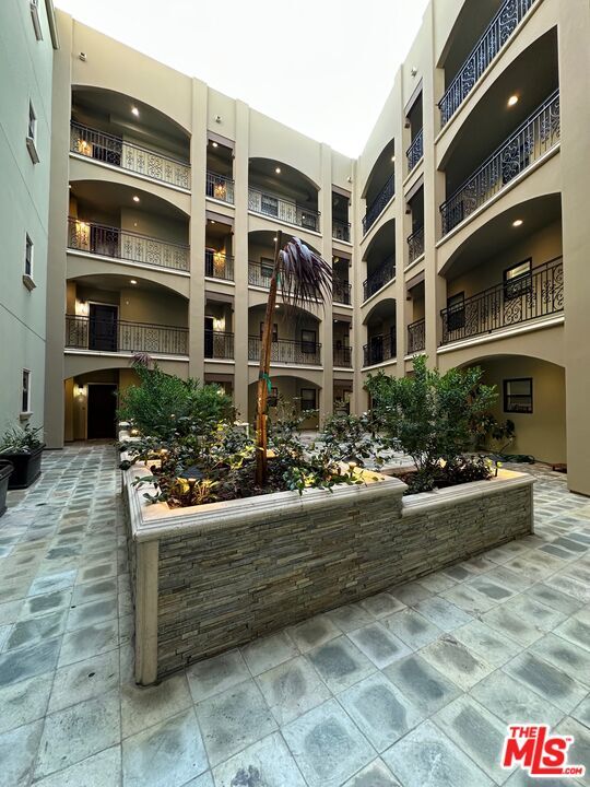 12104 Hoffman St in Los Angeles, CA - Building Photo - Building Photo