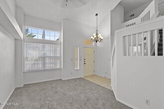 12197 Sun Ray in El Paso, TX - Building Photo - Building Photo