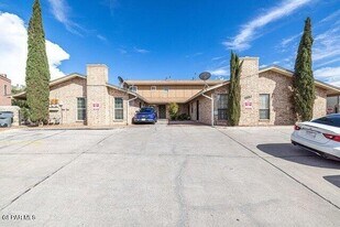 10762 Vista Del Sol Dr in El Paso, TX - Building Photo