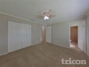 2303 Silver Hill Ct in Valrico, FL - Building Photo - Building Photo