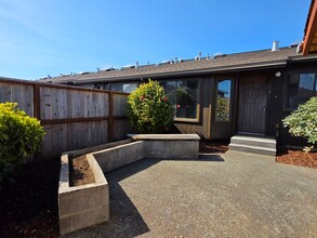 1119-1119 Sun Rd in Mckinleyville, CA - Building Photo - Building Photo