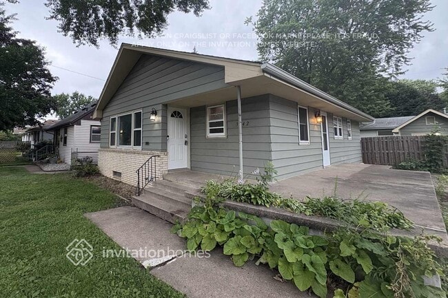 property at 3942 Polk St NE