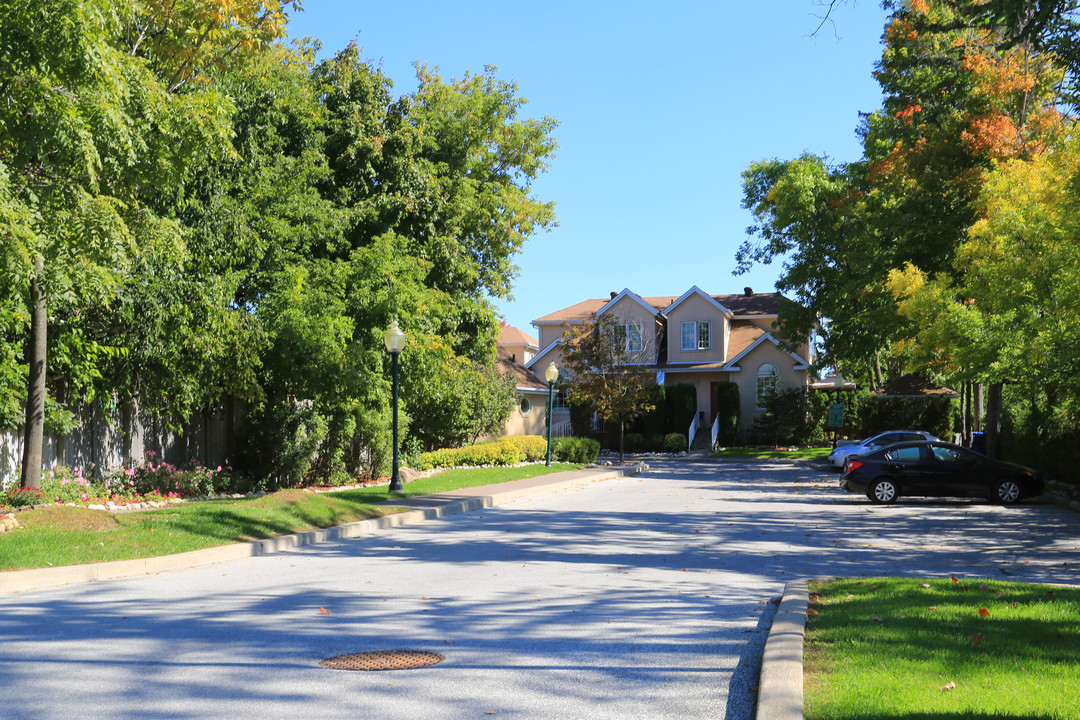 Applegrove Villas in Barrie, ON - Building Photo