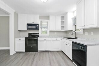 2507 Dallas Stanley Hwy in Stanley, NC - Building Photo - Building Photo