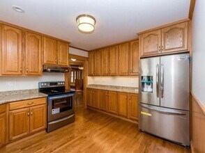 16 Trowbridge St in Belmont, MA - Building Photo - Building Photo