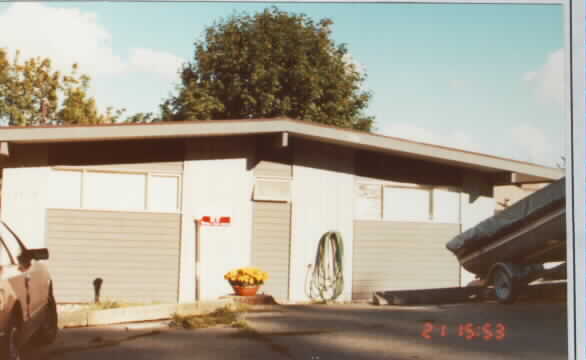 3233-3327 21st Ave W in Seattle, WA - Foto de edificio - Building Photo