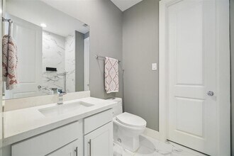 5205 Allen St in Houston, TX - Building Photo - Building Photo