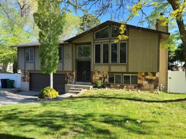 property at 2243 Aspen Hills Dr