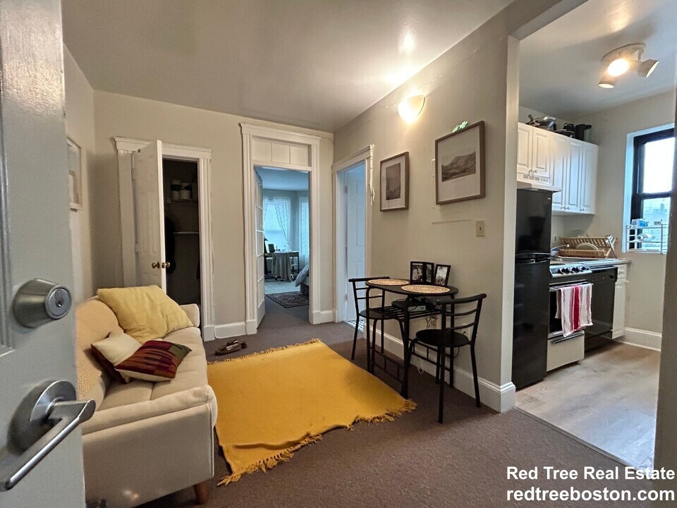 822 Beacon St, Unit 3b in Boston, MA - Foto de edificio