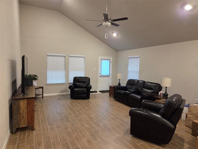 property at 208 Comet Pointe Dr