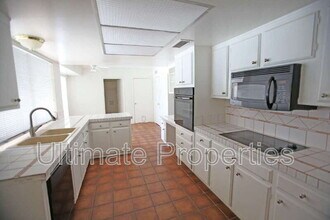 8702 E Sells Dr in Scottsdale, AZ - Building Photo - Building Photo