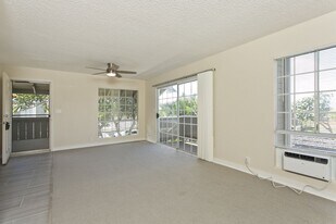 94-1411-1411 Kulewa Loop in Waipahu, HI - Building Photo