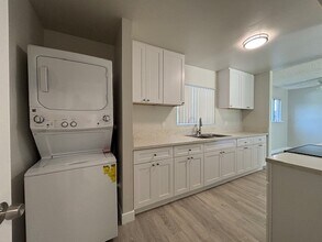 5502 Fernhill Cir, Unit B in Huntington Beach, CA - Building Photo - Building Photo