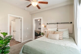 Yugo Charlotte College Downs in Charlotte, NC - Building Photo - Interior Photo