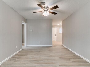 202 Thompson Dr in Norman, OK - Building Photo - Building Photo