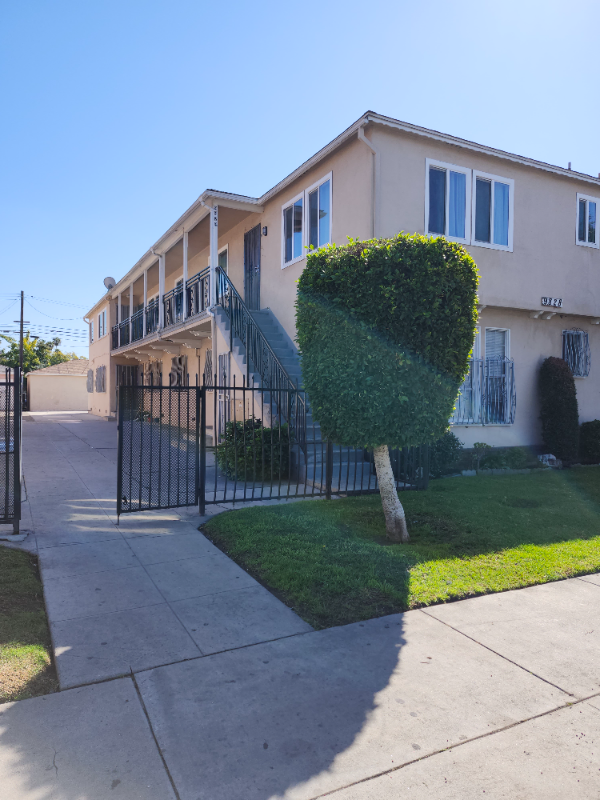 9828 State St in South Gate, CA - Building Photo - Building Photo