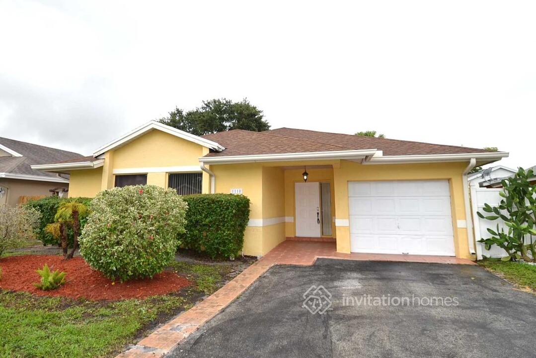 1110 SW 98th Terrace in Pembroke Pines, FL - Building Photo