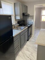 60 Ashcraft Rd, Unit 60 ashcraft road in New London, CT - Building Photo