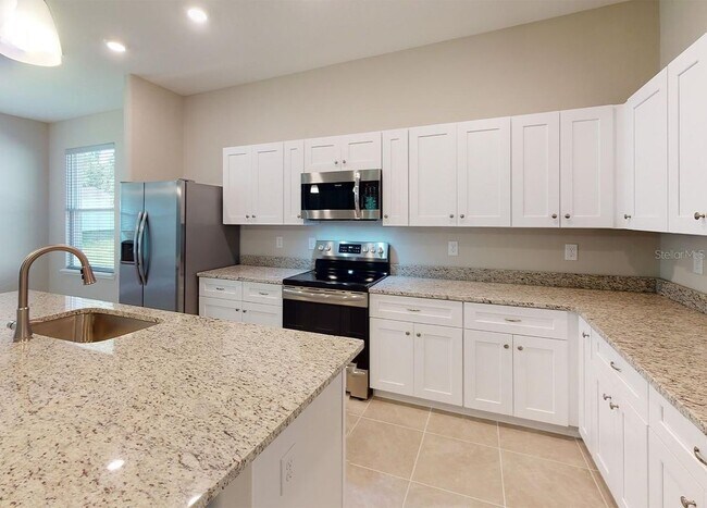 90 Eleven Oaks Cir in Eustis, FL - Building Photo - Building Photo