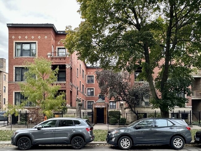 3722 N Sheffield Ave, Unit G09C in Chicago, IL - Foto de edificio - Building Photo