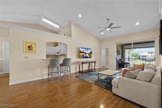 6710 Huntington Lakes Cir in Naples, FL - Foto de edificio - Building Photo