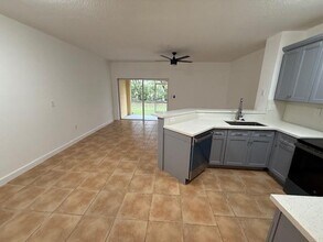 6526 Catalina Ln in Tamarac, FL - Foto de edificio - Building Photo