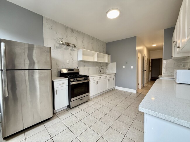 16 Creighton St, Unit 2 in Boston, MA - Building Photo - Building Photo