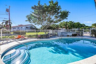 431 W Camino Real in Boca Raton, FL - Building Photo