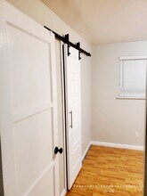 3343 Ward Ave, Unit A in Bremerton, WA - Foto de edificio - Building Photo