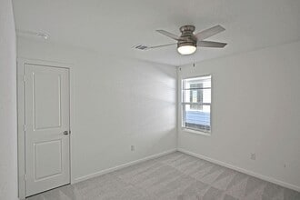 3813 Low Tide in Seguin, TX - Building Photo - Building Photo