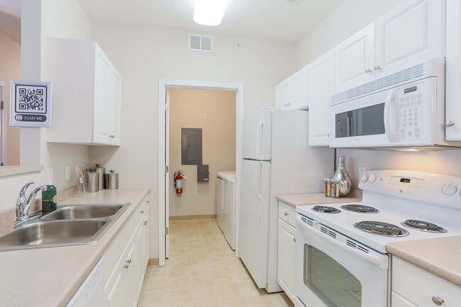 Berkley Manor in Cranberry Township, PA - Foto de edificio - Interior Photo