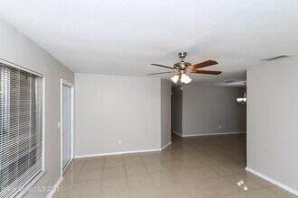 229 SW Kentwood Rd in Port St. Lucie, FL - Building Photo - Building Photo