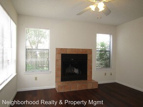 8906 Schick Rd in Austin, TX - Building Photo - Building Photo