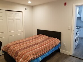 3809 Baring St, Unit 1B in Philadelphia, PA - Foto de edificio - Building Photo