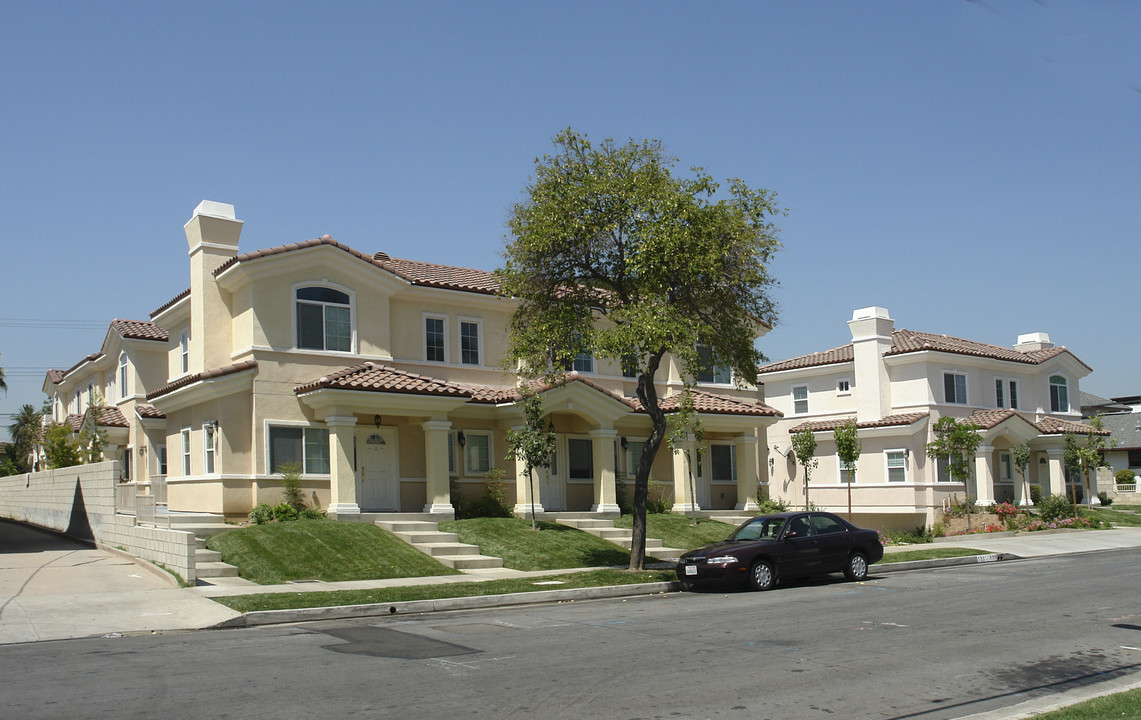 321-325 N 3rd St in Alhambra, CA - Building Photo