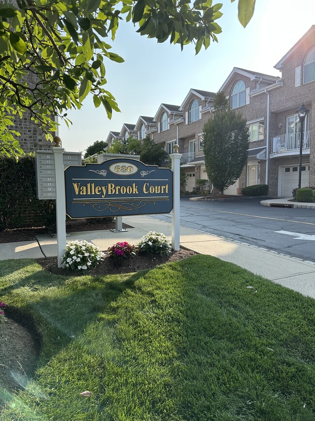 property at 638 Valley Brook Ave